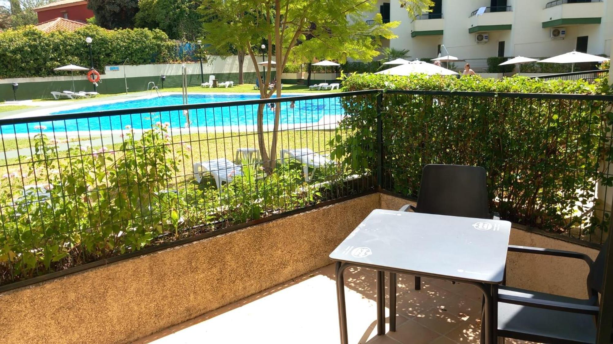 Hospedium Hotel Apartamentos Simon Verde Mairena del Aljarafe Exterior photo